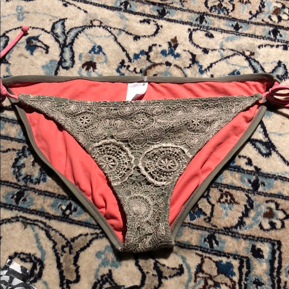 Swimsuit bottoms